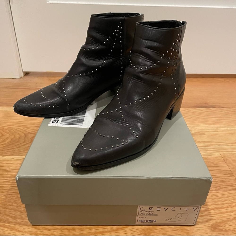 Grey City Wendy Genuine Leather Boots in Black — comes with original box